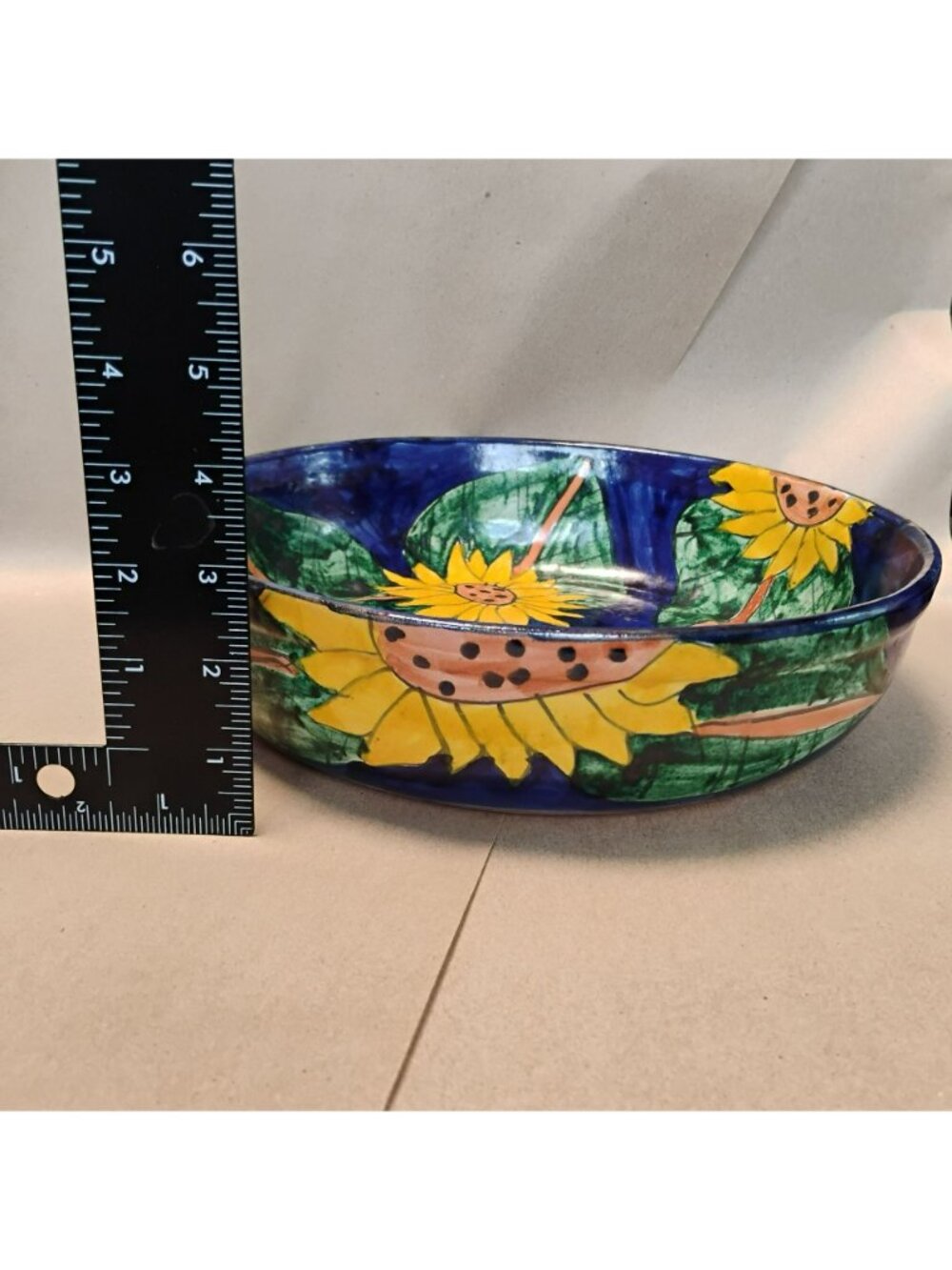 Vintage Mexican Folk Art Sunflower Serving Bowl, Hand-Painted Talavera Pottery - Picture 4 of 10